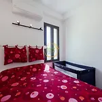 Ginny Dachi Farm * Marina dʼAndora