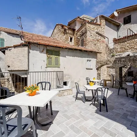 Ginny Dachi Farm Apartment Andora