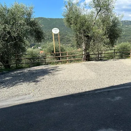 Ginny Dachi Farm Apartment Andora