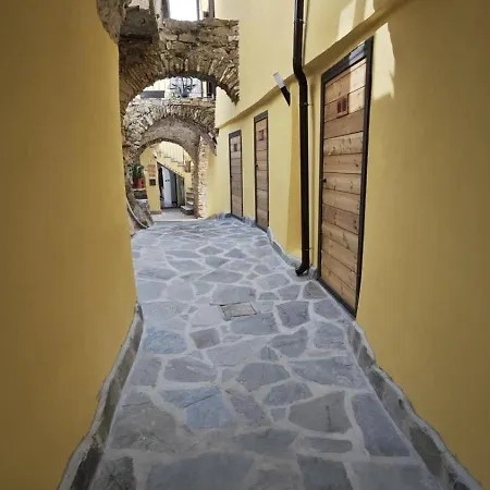 Ginny Dachi Farm Apartment Andora