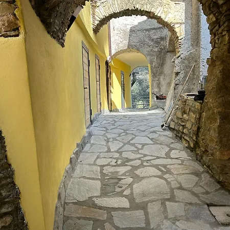 Ginny Dachi Farm Apartment Andora